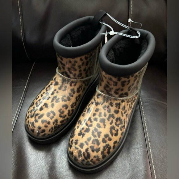 🎉🎉UGG Classic Short: Timeless Warmth for Every Step - Picture 7 of 15